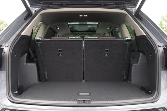 new 2025 Volkswagen Atlas car, priced at $44,514