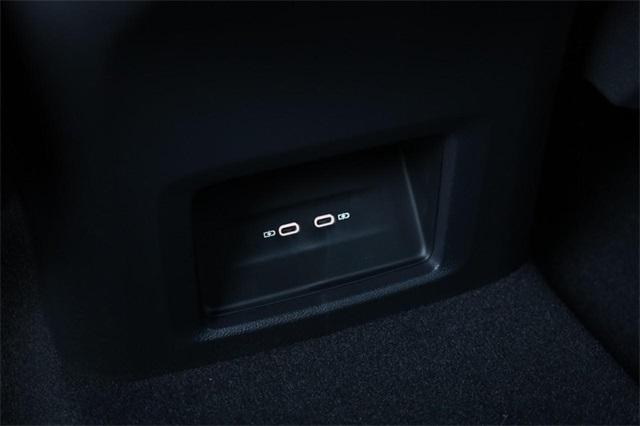 new 2026 Volkswagen Atlas Cross Sport car, priced at $40,853