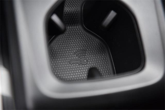 new 2025 Volkswagen ID.4 car, priced at $40,804