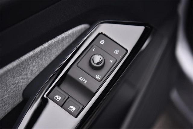 new 2025 Volkswagen ID.4 car, priced at $40,804