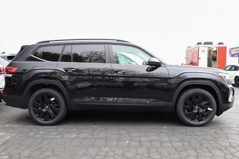 new 2025 Volkswagen Atlas car, priced at $44,573