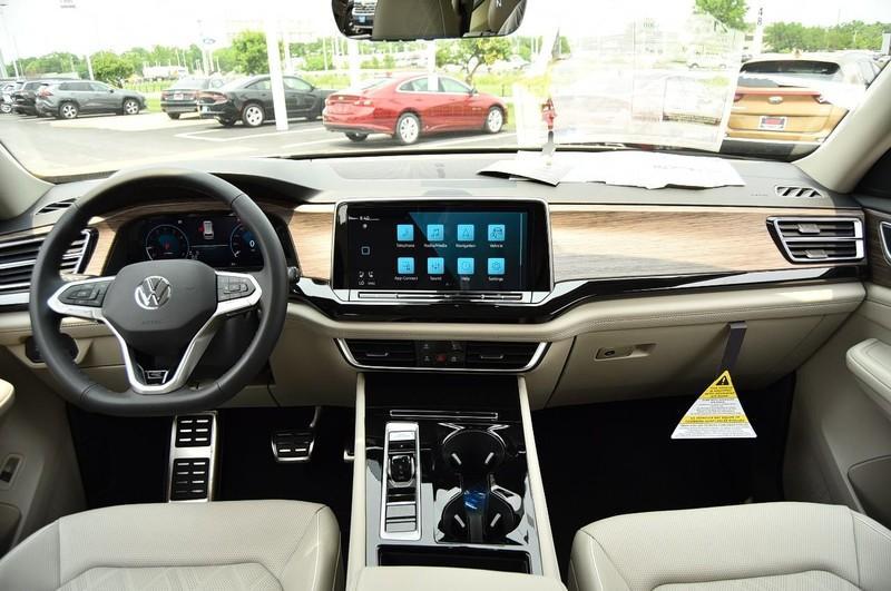 new 2025 Volkswagen Atlas car, priced at $53,509
