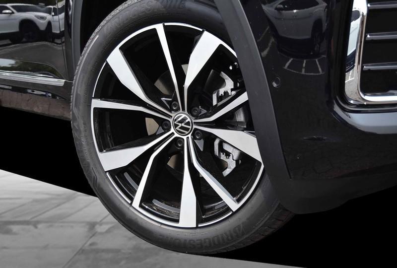 new 2025 Volkswagen Atlas car, priced at $53,509
