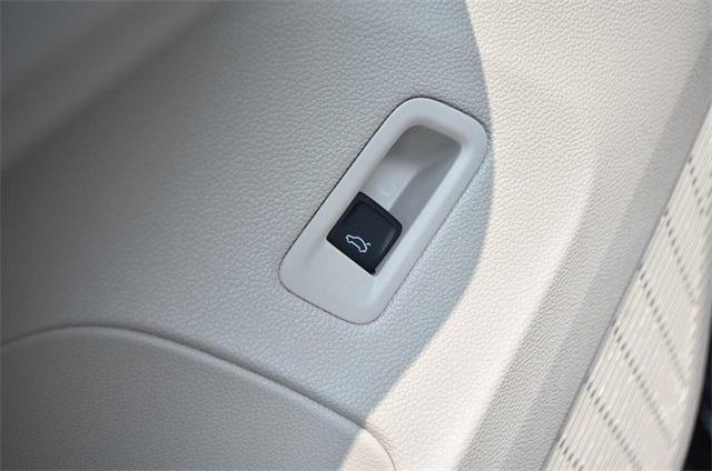 new 2025 Volkswagen Atlas car, priced at $53,509