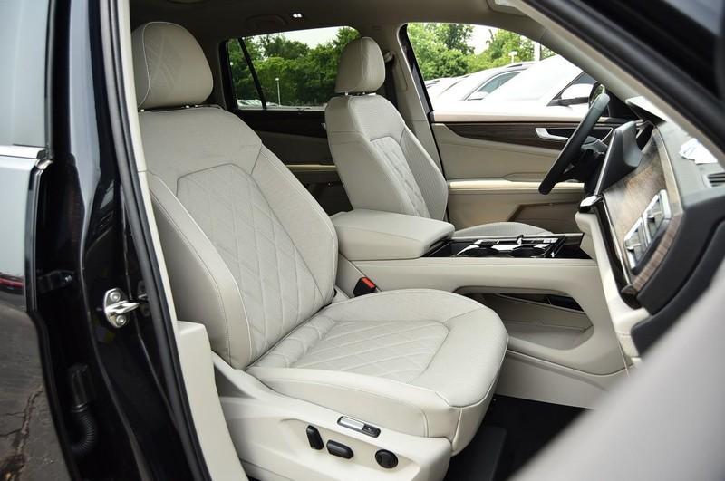 new 2025 Volkswagen Atlas car, priced at $53,509