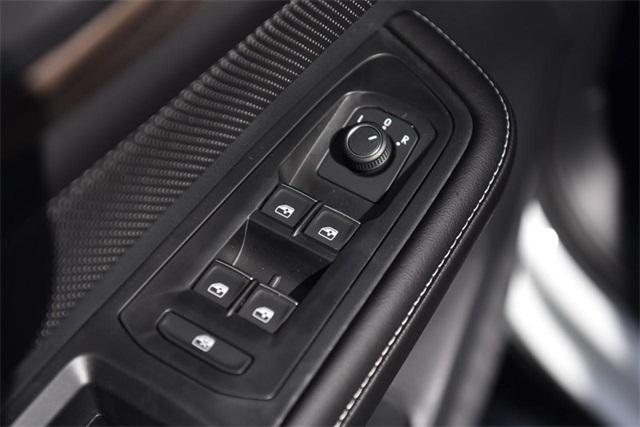 new 2025 Volkswagen Atlas car, priced at $47,607