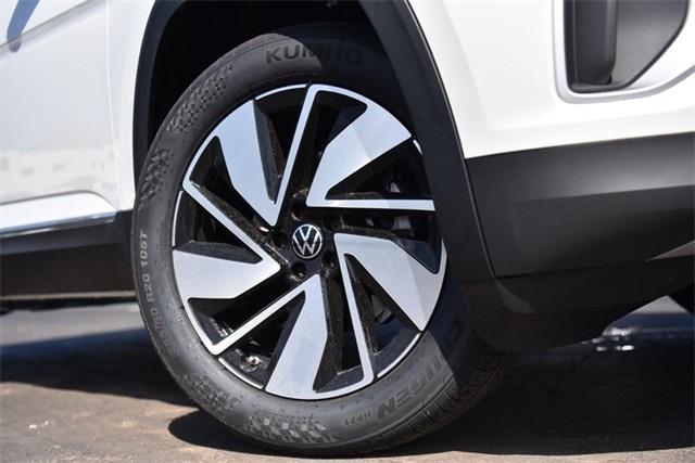 new 2025 Volkswagen Atlas car, priced at $47,607