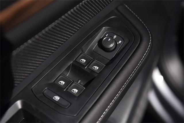 new 2025 Volkswagen Atlas car, priced at $42,943