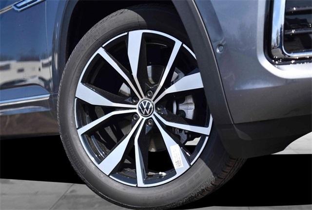 new 2025 Volkswagen Atlas Cross Sport car, priced at $51,519