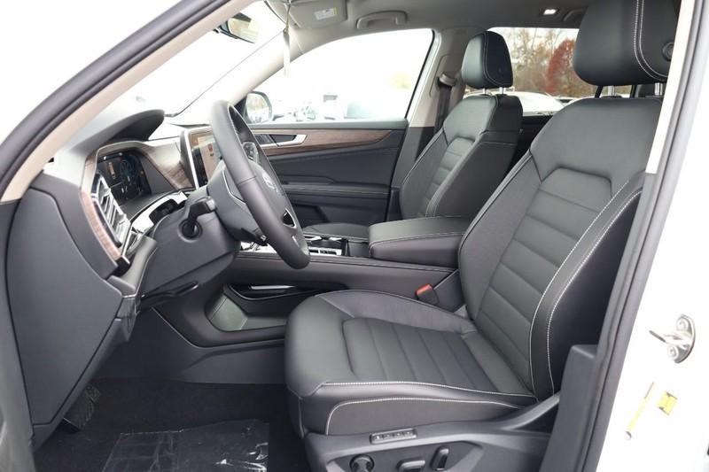 new 2025 Volkswagen Atlas car, priced at $47,009