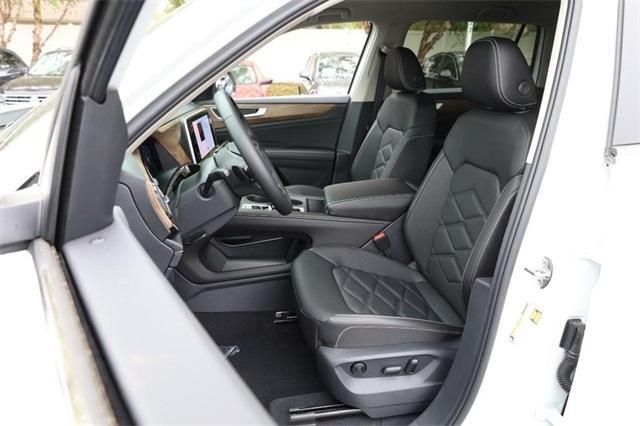 new 2026 Volkswagen Atlas car, priced at $41,682