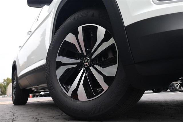 new 2026 Volkswagen Atlas car, priced at $41,682