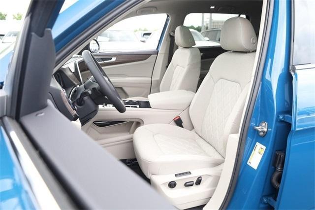 new 2025 Volkswagen Atlas car, priced at $46,995
