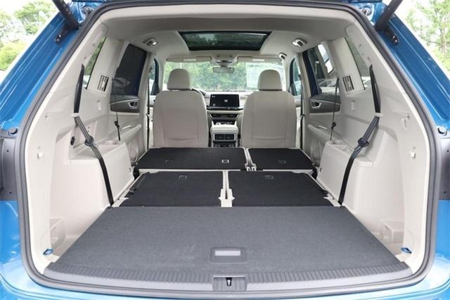 new 2025 Volkswagen Atlas car, priced at $46,995