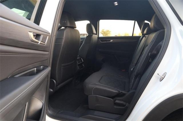 new 2026 Volkswagen Atlas Cross Sport car, priced at $40,920