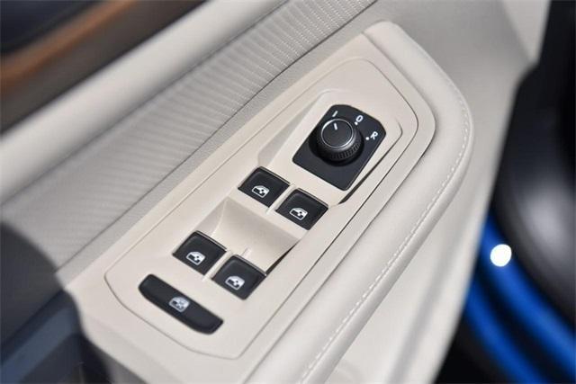 new 2025 Volkswagen Atlas car, priced at $41,295