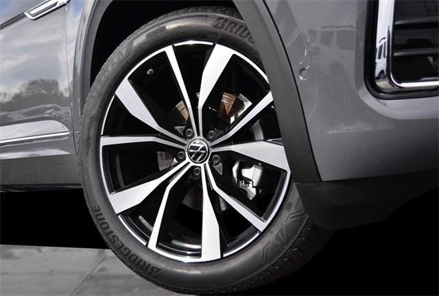 new 2026 Volkswagen Atlas Cross Sport car, priced at $52,087