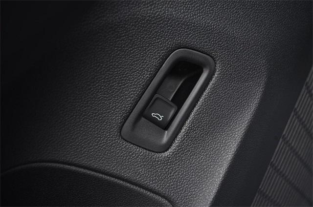 new 2026 Volkswagen Atlas Cross Sport car, priced at $52,087