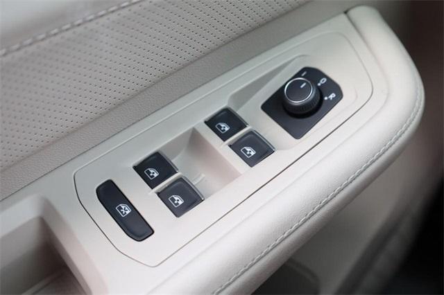 new 2026 Volkswagen Atlas car, priced at $41,384