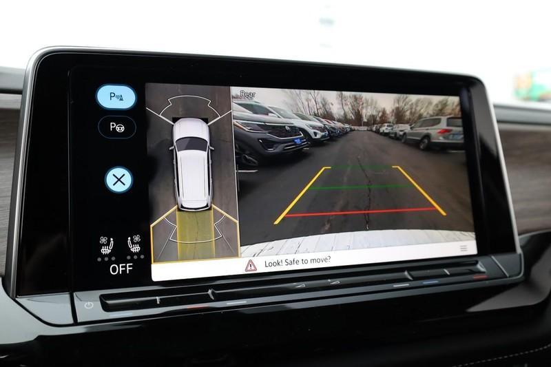 new 2025 Volkswagen Atlas car, priced at $51,985