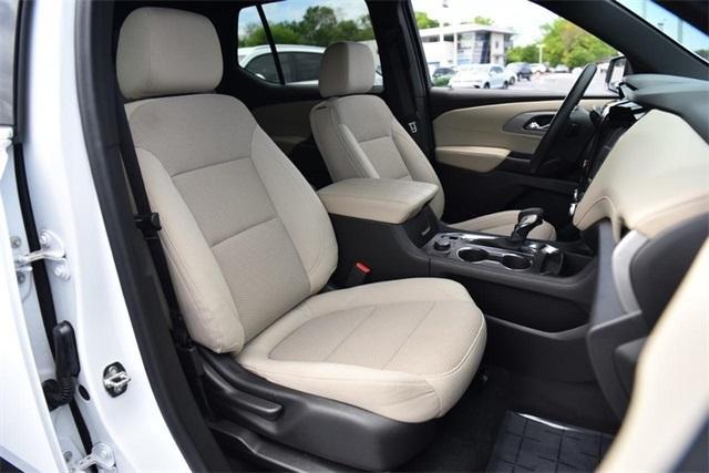 used 2022 Chevrolet Traverse car, priced at $27,995