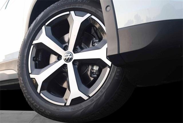 new 2025 Volkswagen Tiguan car, priced at $35,494