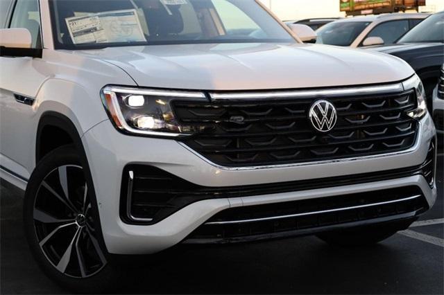 new 2025 Volkswagen Atlas car, priced at $52,175