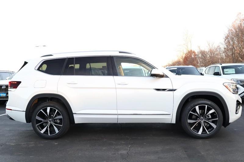 new 2025 Volkswagen Atlas car, priced at $51,675