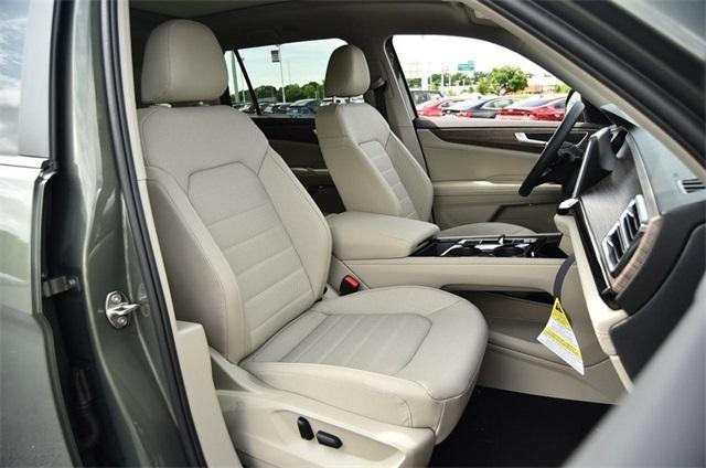 new 2025 Volkswagen Atlas car, priced at $42,995