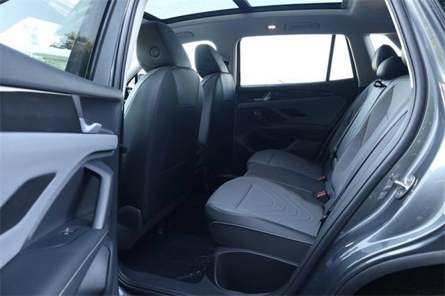 new 2025 Volkswagen Tiguan car, priced at $35,270