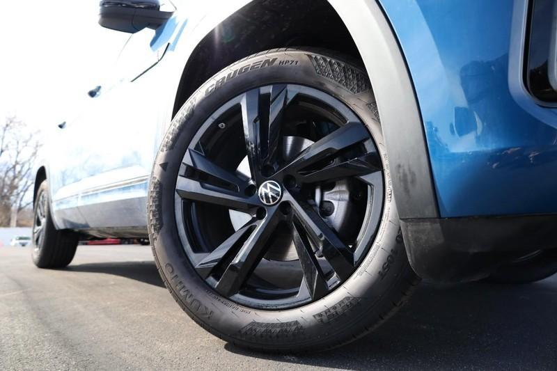 new 2025 Volkswagen Atlas Cross Sport car, priced at $47,980