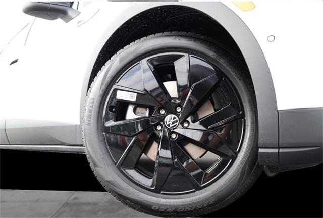 new 2025 Volkswagen ID.4 car, priced at $47,099