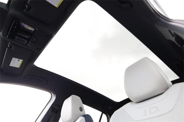 new 2025 Volkswagen ID.4 car, priced at $47,099