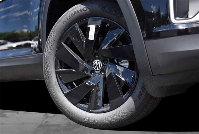 new 2025 Volkswagen Atlas car, priced at $44,339