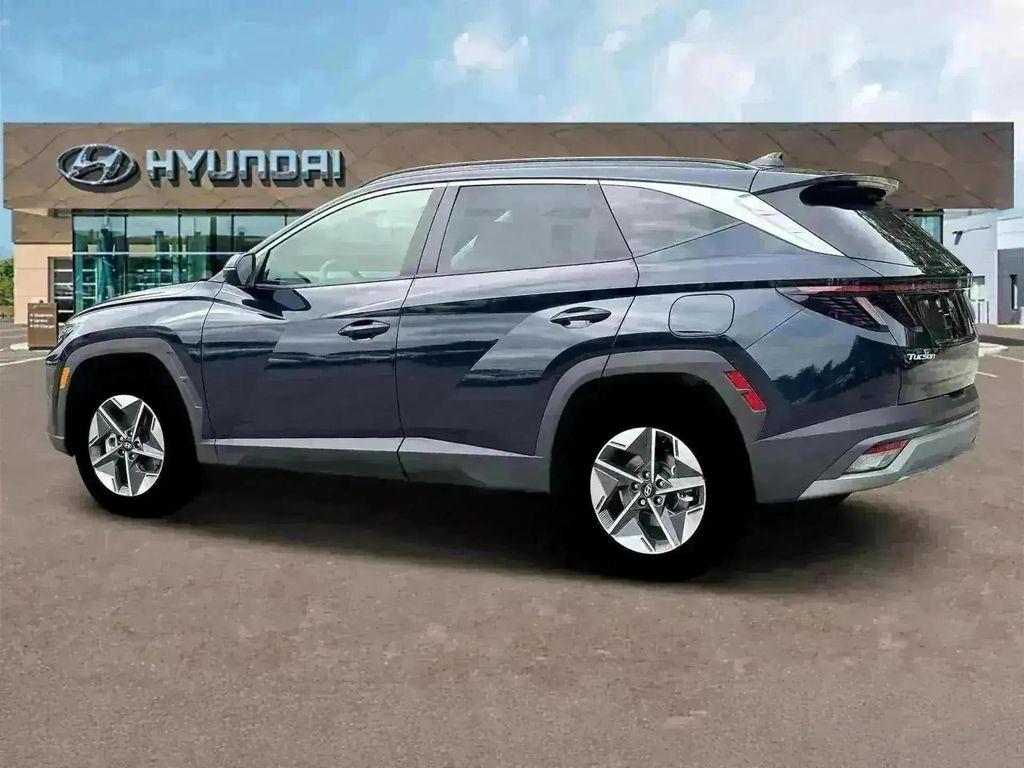 new 2025 Hyundai TUCSON Hybrid car, priced at $35,999