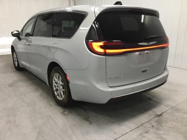 used 2023 Chrysler Pacifica car, priced at $26,000