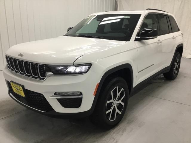 new 2025 Jeep Grand Cherokee car, priced at $47,665