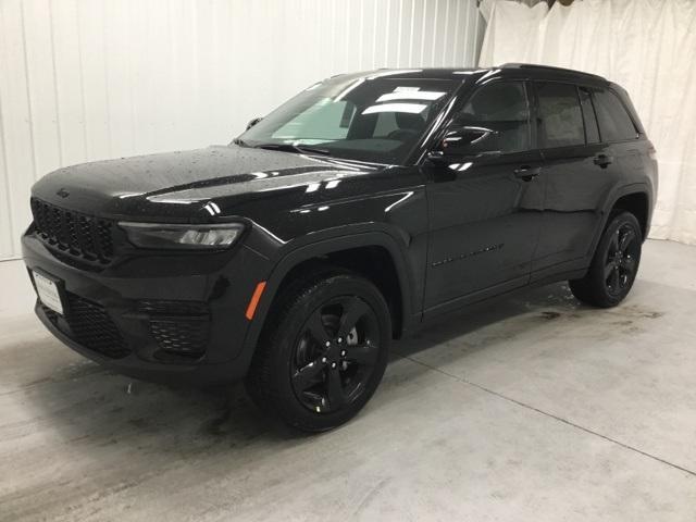 new 2025 Jeep Grand Cherokee car, priced at $48,670