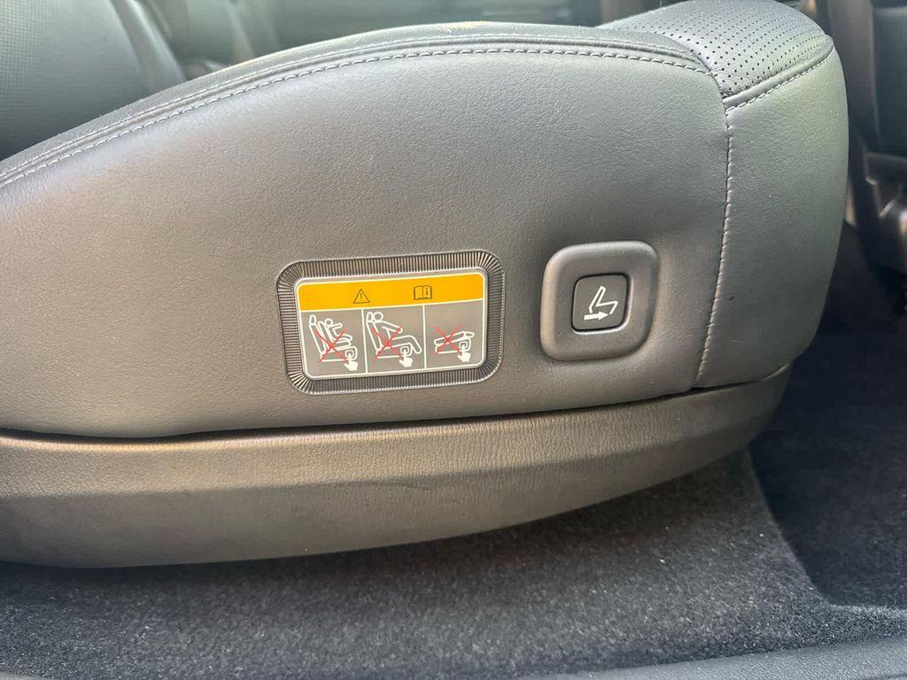 used 2022 Mazda CX-9 car, priced at $27,999