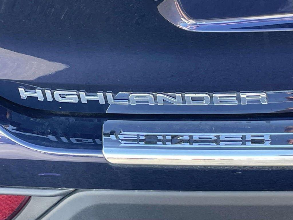 used 2023 Toyota Highlander car, priced at $37,999