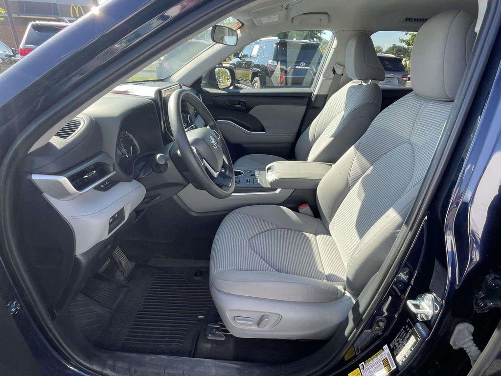 used 2023 Toyota Highlander car, priced at $37,999