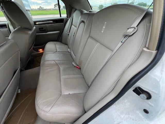 used 2011 Lincoln Town Car car, priced at $5,995