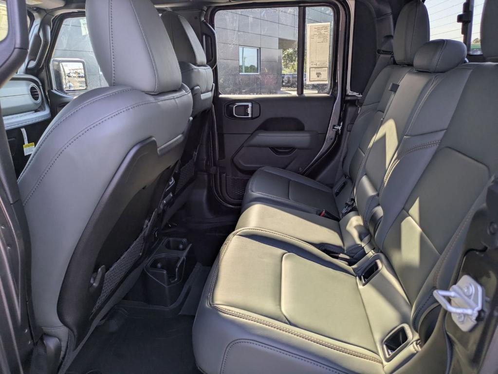 new 2025 Jeep Gladiator car, priced at $54,550