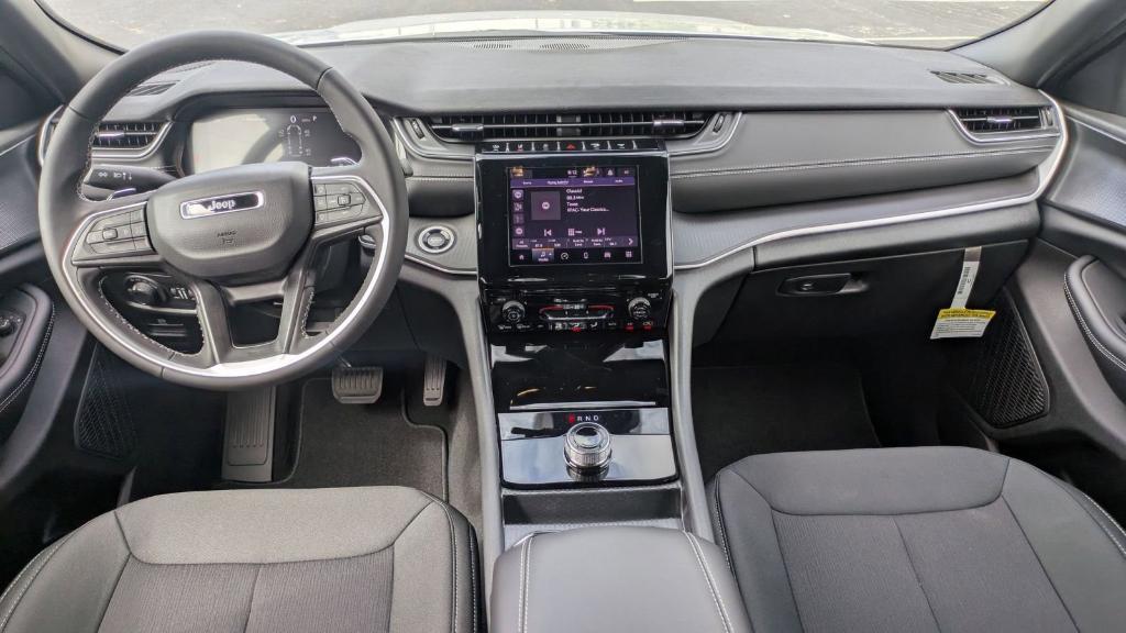 new 2025 Jeep Grand Cherokee L car, priced at $35,778