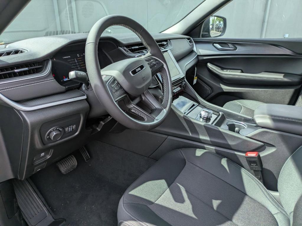 new 2025 Jeep Grand Cherokee L car, priced at $35,778