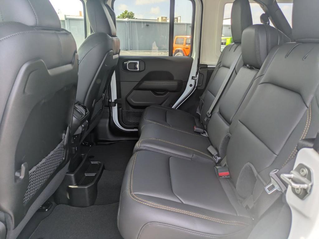 new 2025 Jeep Wrangler car, priced at $48,775