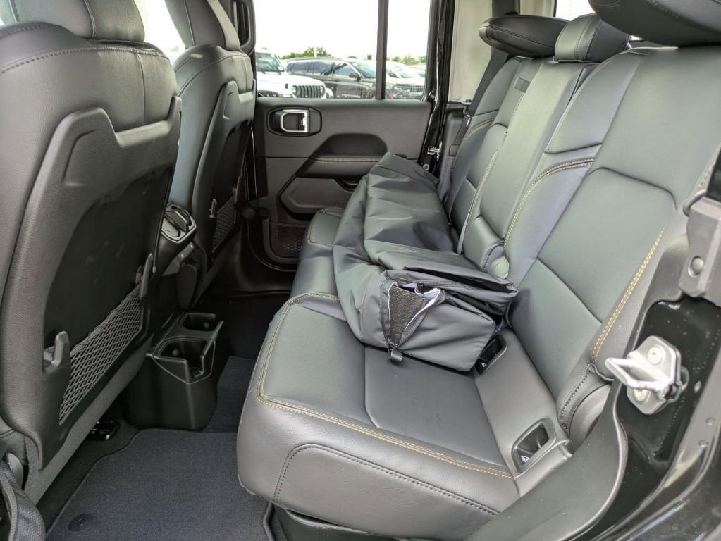 new 2025 Jeep Gladiator car, priced at $39,854