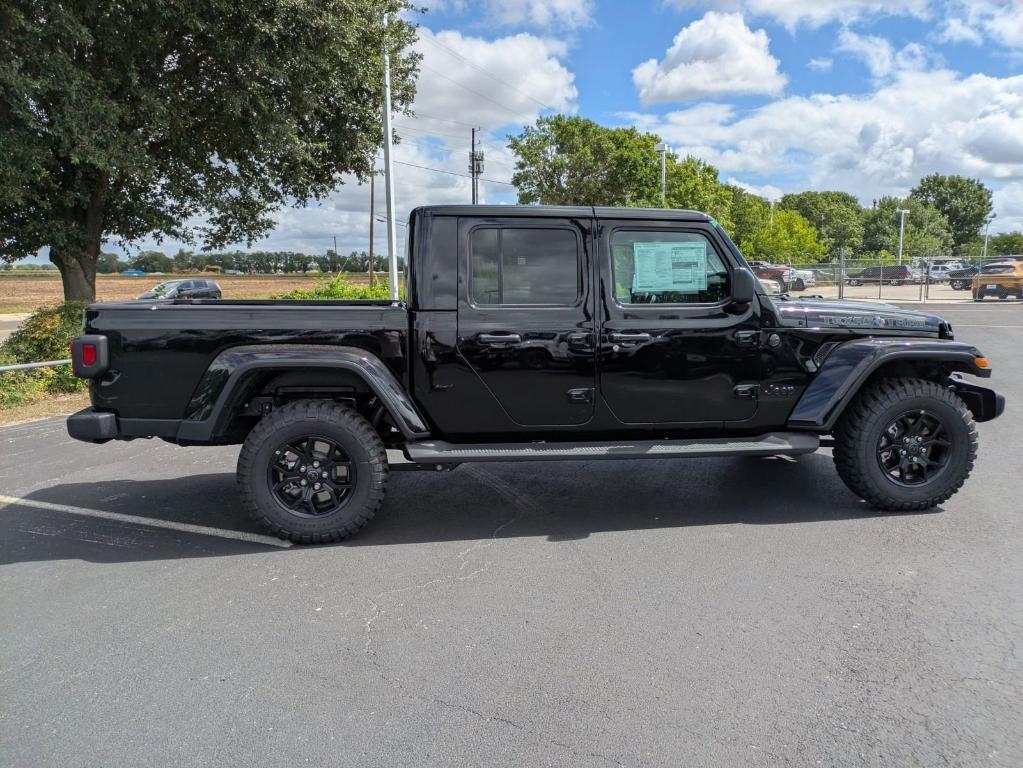 new 2025 Jeep Gladiator car, priced at $39,854