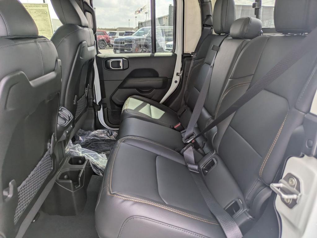 new 2025 Jeep Gladiator car, priced at $39,259