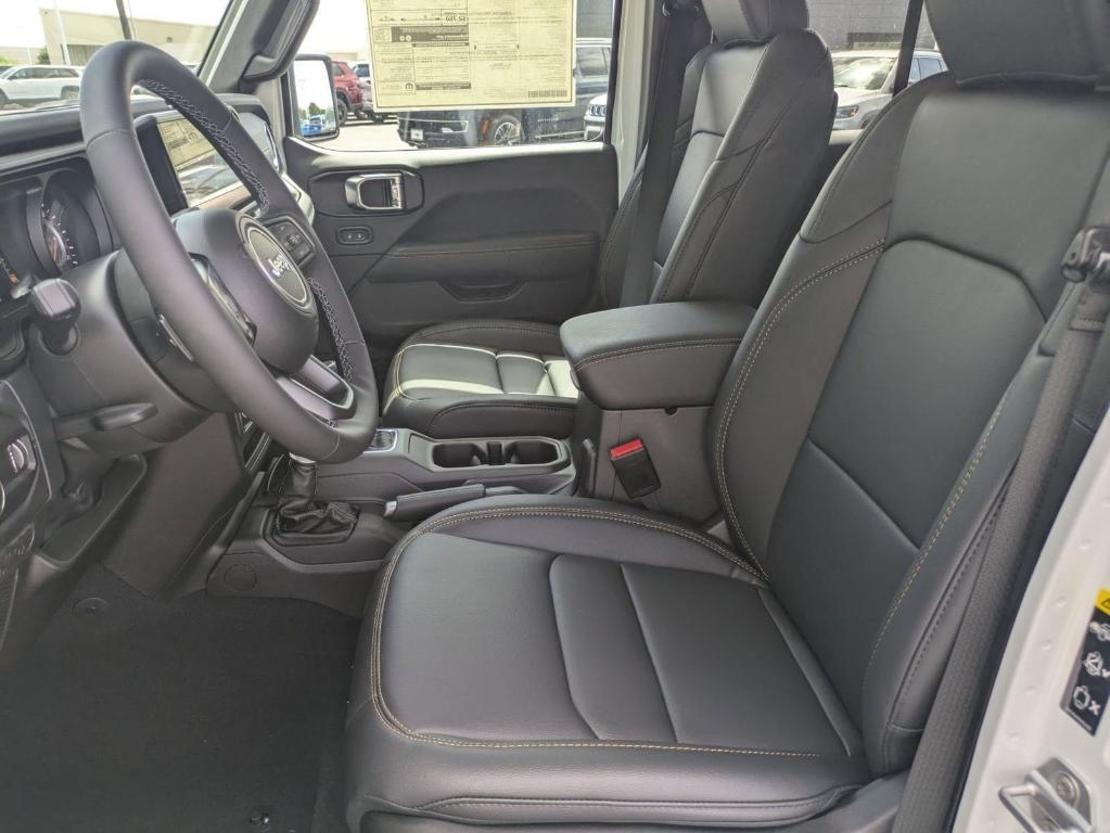 new 2025 Jeep Gladiator car, priced at $39,259